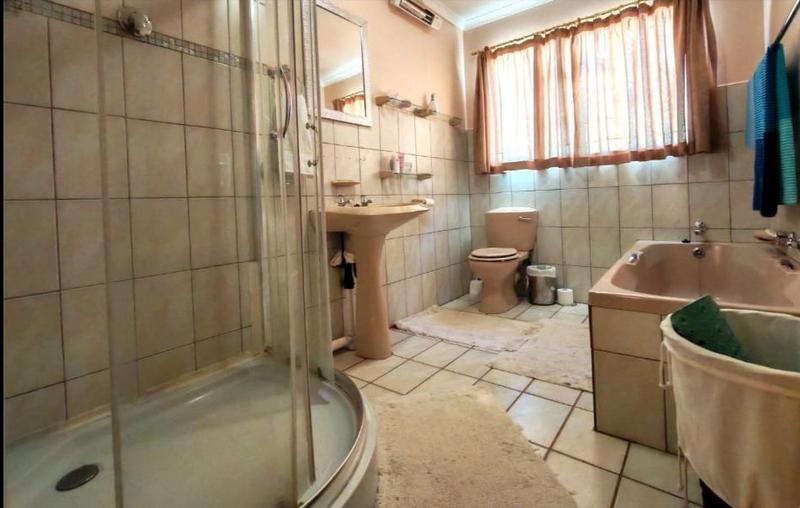 4 Bedroom Property for Sale in Pellissier Free State